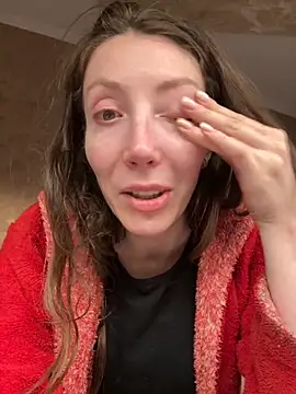 Snapshot of HellaryTourent chatting on October 29, 2025, 7:26 pm HellaryTourent online show from October 29, 2025, 7:26 pm