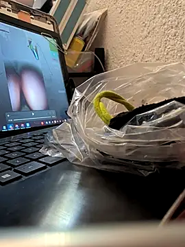 Mancho2289 online show from April 15, 2026, 5:42 pm