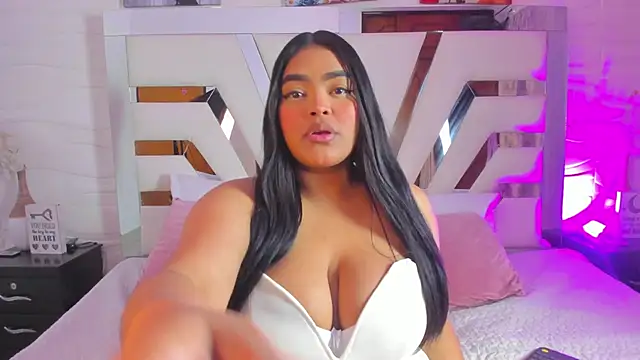 RileyDolly online show from September 10, 2025, 9:04 pm