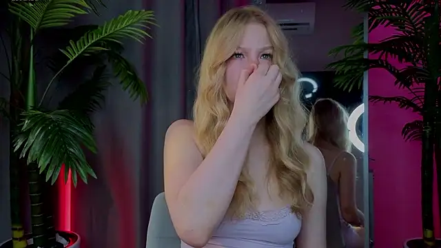 Snapshot of emilyshepar_d chatting on February 26, 2026, 6:01 am emilyshepar d online show from February 26, 2026, 6:01 am