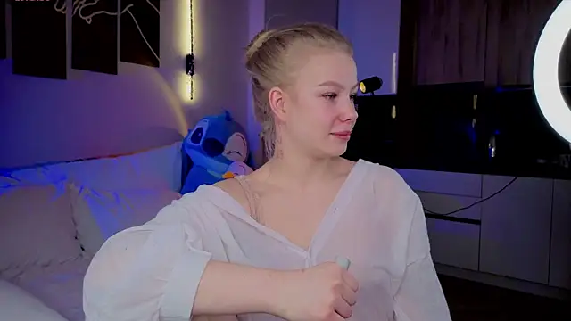 Snapshot of emilyshepar_d chatting on April 8, 2026, 2:22 am emilyshepar d online show from April 8, 2026, 2:22 am