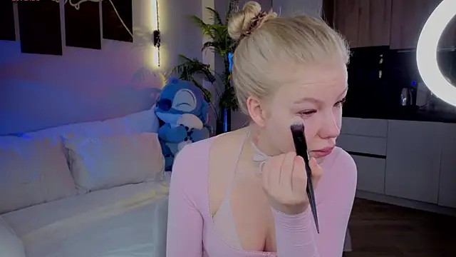 Snapshot of emilyshepar_d chatting on April 15, 2026, 2:18 am emilyshepar d online show from April 15, 2026, 2:18 am