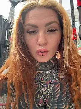 Snapshot of AlexandraWildd chatting on April 8, 2026, 10:04 am AlexandraWildd online show from April 8, 2026, 10:04 am