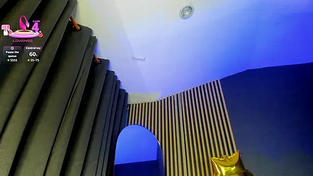 Gina 77 online show from October 8, 2025, 12:25 pm