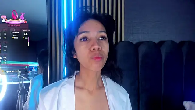 Gina 77 online show from November 1, 2025, 12:40 pm