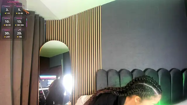 Gina 77 online show from November 6, 2025, 12:06 pm