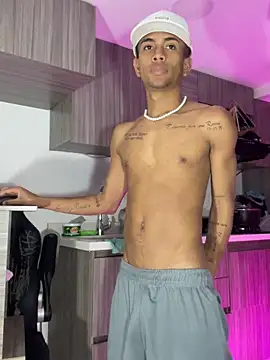 Snapshot of RyanScot4 chatting on September 25, 2025, 5:00 am RyanScot4 online show from September 25, 2025, 5:00 am