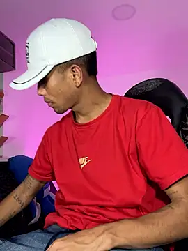 Snapshot of RyanScot4 chatting on September 26, 2025, 7:34 am RyanScot4 online show from September 26, 2025, 7:34 am