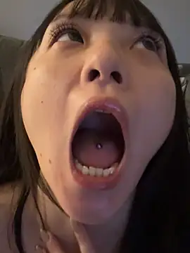 Yucheng  520 online show from December 20, 2025, 12:34 pm