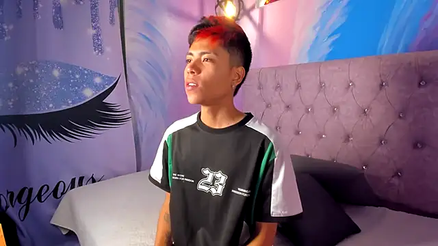 MaxiWildd online show from October 15, 2025, 12:49 pm