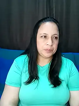 alejandra  26 online show from September 19, 2025, 4:03 am