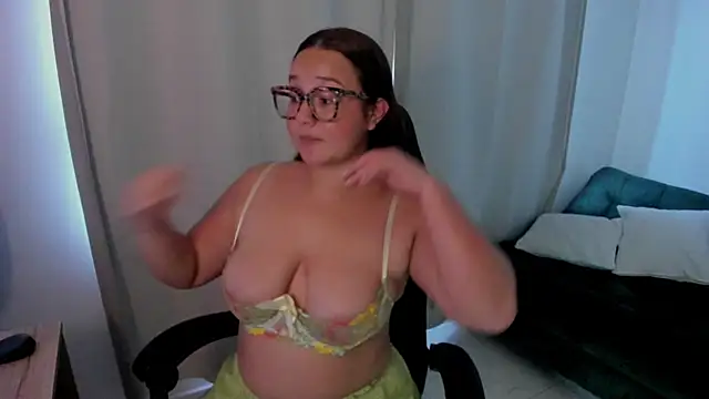 Kyleighc online show from April 1, 2026, 10:18 pm