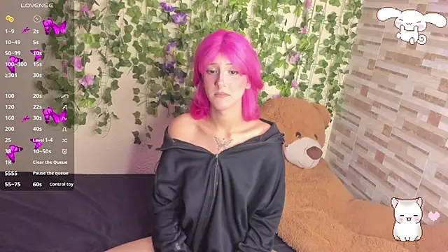 Amy Moonlight online show from April 19, 2026, 9:39 pm