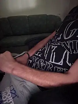 G-boy40 online show from October 6, 2025, 1:19 pm