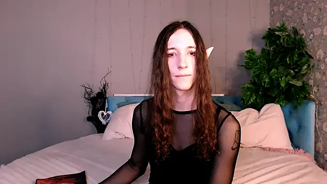 SilverMuse online show from December 16, 2025, 8:14 pm