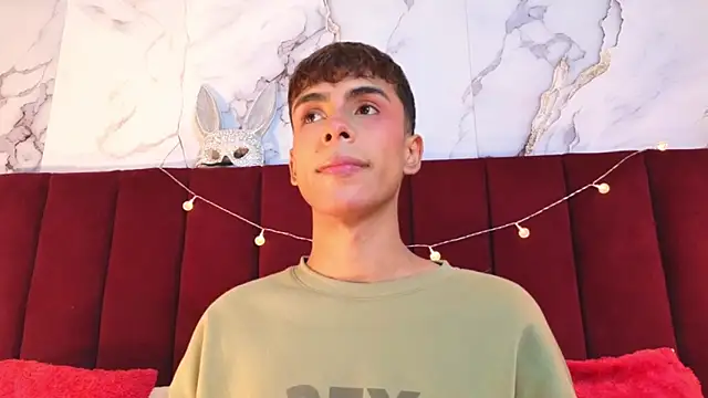 PrincePoppy online show from September 29, 2025, 8:35 pm