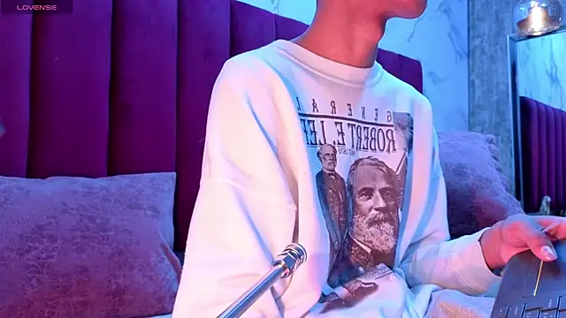 PrincePoppy online show from April 2, 2026, 2:31 am