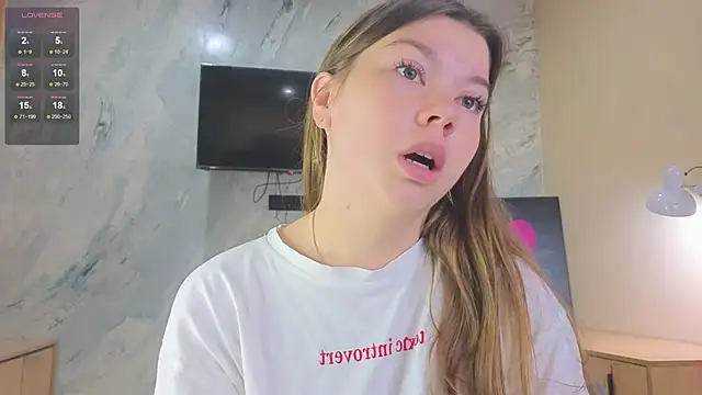 miss bubbles  online show from October 4, 2025, 12:30 am