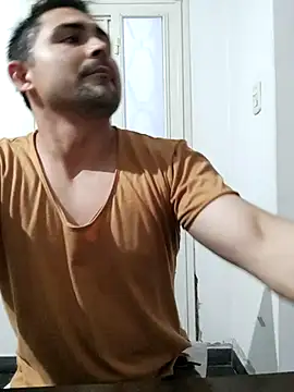 Bradd 32 online show from October 5, 2025, 3:49 am