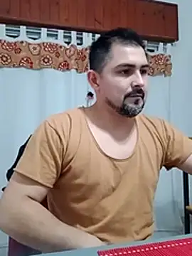 Snapshot of Bradd_32 chatting on June 14, 2026, 2:35 am Bradd 32 online show from June 14, 2026, 2:35 am