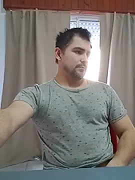 Snapshot of Bradd_32 chatting on July 12, 2026, 7:05 pm Bradd 32 online show from July 12, 2026, 7:05 pm