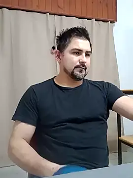 Snapshot of Bradd_32 chatting on July 19, 2026, 7:01 am Bradd 32 online show from July 19, 2026, 7:01 am