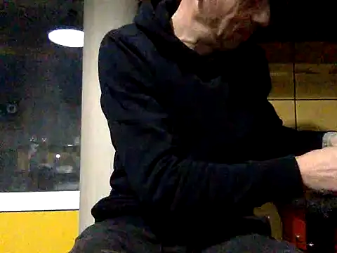 adiluci1 online show from November 30, 2025, 2:59 am