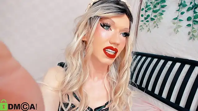 Snapshot of Mia_Miss_Sensual chatting on July 2, 2026, 10:16 pm Mia Miss Sensual online show from July 2, 2026, 10:16 pm