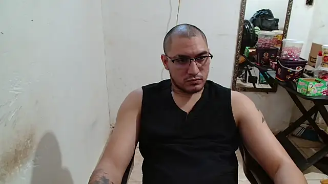 Leonino231 online show from September 24, 2025, 4:32 pm