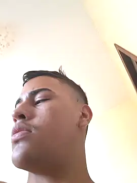 Snapshot of thur_18 chatting on October 7, 2025, 3:31 pm thur 18 online show from October 7, 2025, 3:31 pm