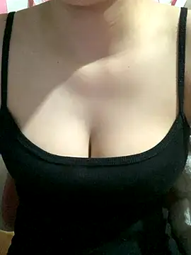 Linhtruong  online show from September 28, 2025, 12:10 pm