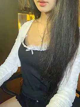 Nhinhi18 online show from March 25, 2026, 4:02 pm