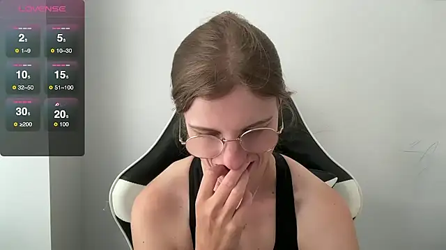 BustyKellyXXX online show from September 23, 2025, 9:23 am