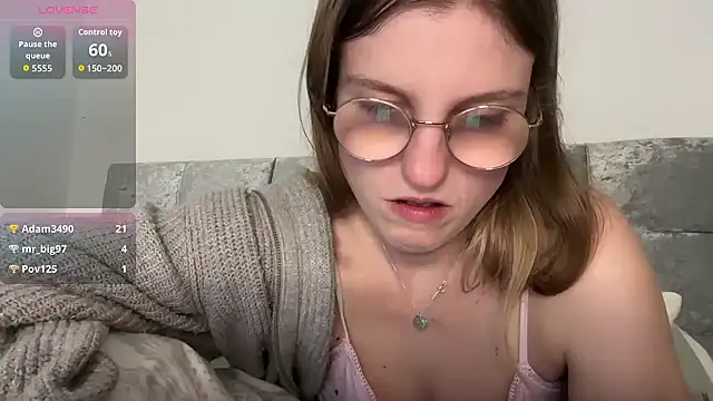 BustyKellyXXX online show from March 10, 2026, 8:25 pm