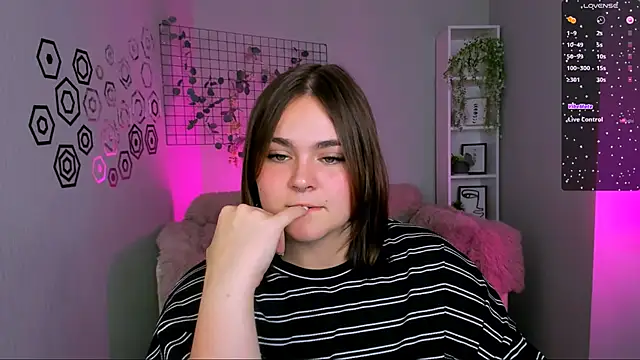 lorraine carter online show from October 6, 2025, 7:22 pm