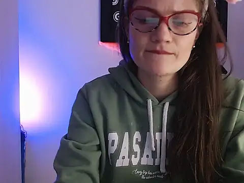 Camila-ventura online show from November 1, 2025, 2:19 pm