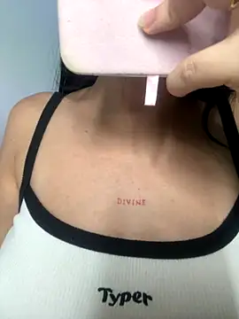 lucy grey25 online show from November 9, 2025, 7:12 pm