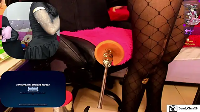 demi chan online show from October 28, 2025, 7:23 am