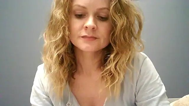 Snapshot of Ginger-bb chatting on November 2, 2025, 3:25 pm Ginger-bb online show from November 2, 2025, 3:25 pm