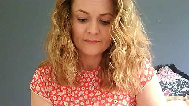 Ginger-bb online show from June 4, 2026, 6:08 am