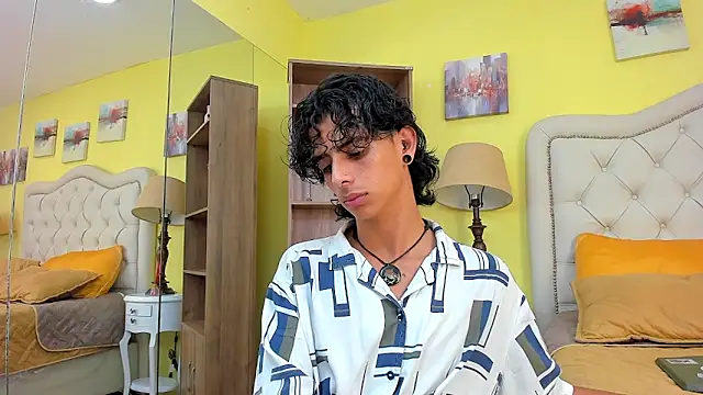 Ibratxandy online show from October 15, 2025, 9:15 pm