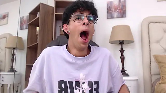 Ibratxandy online show from March 21, 2026, 7:50 pm