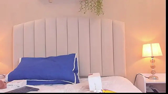 Rachel Donnelly online show from December 20, 2025, 3:13 am