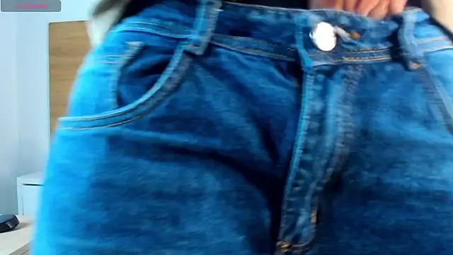 Stiven Benet  online show from September 22, 2025, 8:44 pm