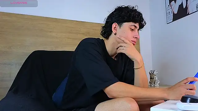 Stiven Benet  online show from October 9, 2025, 1:09 pm