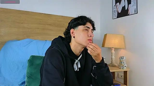 Stiven Benet  online show from October 16, 2025, 2:51 pm