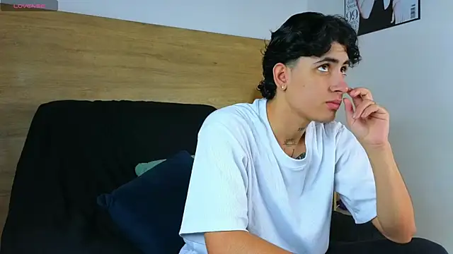 Stiven Benet  online show from October 19, 2025, 2:40 pm