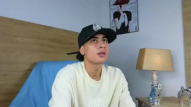 Stiven Benet  online show from October 20, 2025, 8:42 pm