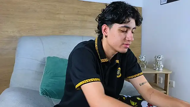 Stiven Benet  online show from October 29, 2025, 12:18 pm