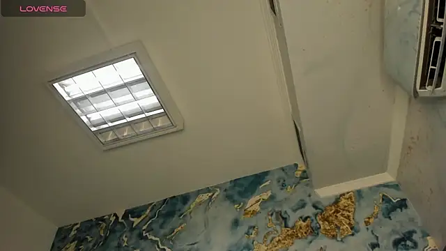 lesly cutee online show from April 7, 2026, 12:16 pm